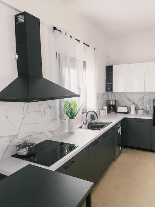 Md Residence Near The Beach W Bbq And Private Parking Χερσόνησος Εξωτερικό φωτογραφία